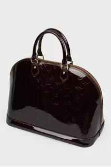 Сумка из лакированной кожи