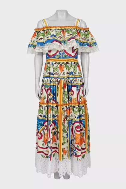 Dress with lace in bright print