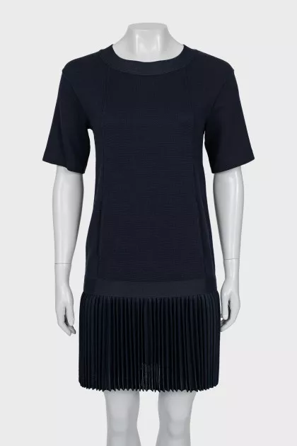 Dress with buttons on the back