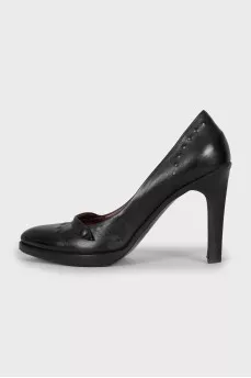 Black leather shoes with heels