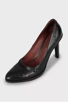 Black leather shoes with heels