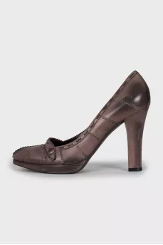Leather shoes with braided toe