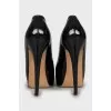 Patent leather black shoes