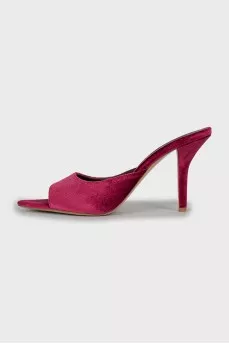 Perni mules with tag