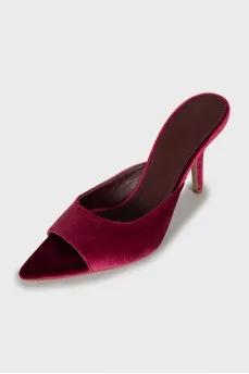 Perni mules with tag