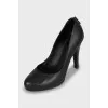 Leather shoes with a zipper at the back