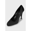 Satin heeled shoes