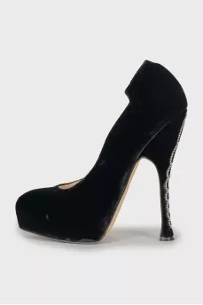 Velvet shoes decorated with crystals