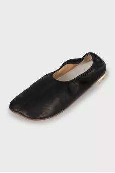 Leather ballet flats with asymmetrical toe