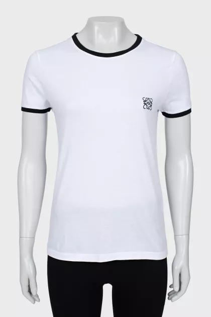 White T-shirt with branded embroidery