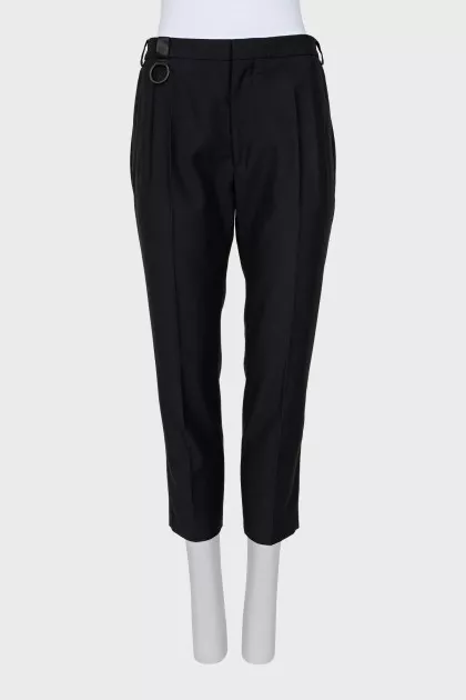 Slim fit trousers with pockets