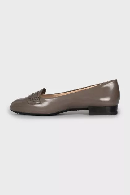 Pointed toe leather loafers