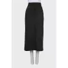 Fitted black skirt