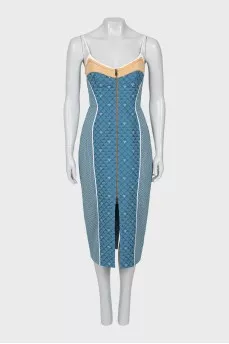 Dress with thin straps and zipper