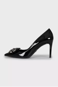 Leather pumps with rhinestones