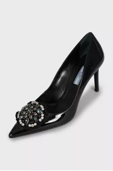 Leather pumps with rhinestones