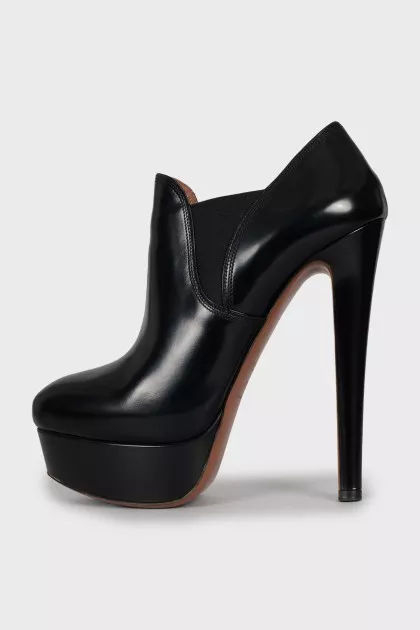 Leather ankle boots with platform and heel