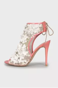 Stiletto heel sandals decorated with flowers