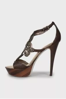 Leather sandals decorated with rhinestones