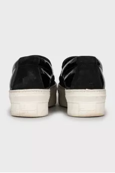Slip-ons made of textile and leather