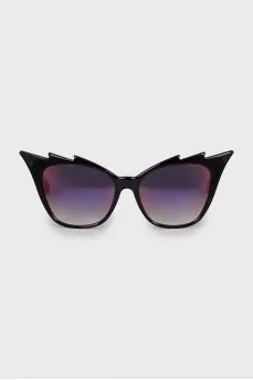 Sunglasses with a figured frame
