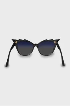 Sunglasses with a figured frame