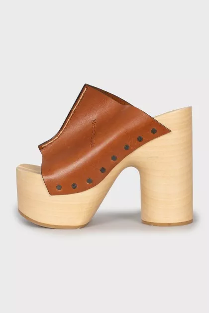 Chunky heel llogs