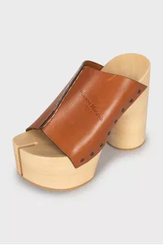 Сабо на массивном каблуке