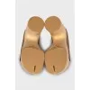 Chunky heel llogs