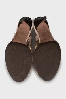 Textile sandals with weave on the heel