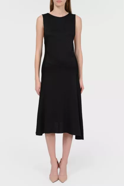 Dress with asymmetric hem with tag