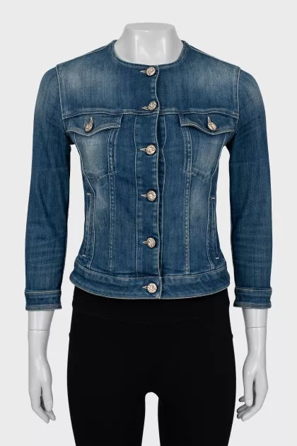 Denim jacket with a round collar