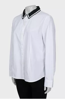 Shirt with contrast collar