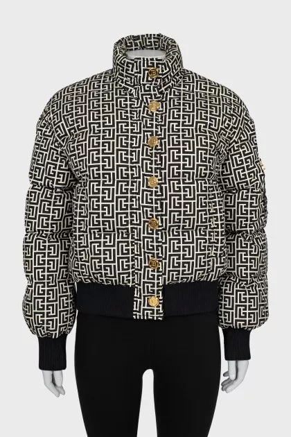 Slim fit black and white jacket