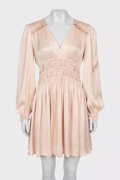 Dress with gathers at the waist