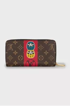 Brown wallet with signature print
