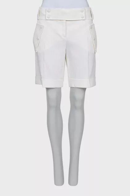 Shorts with branded buttons