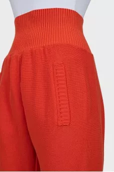 Orange shorts with pockets