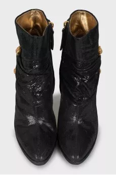 Leather ankle boots with a small print