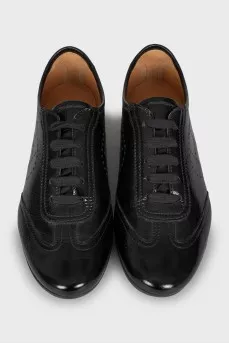 Leather lace-up shoes with perforation