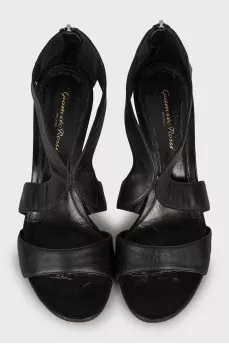 Sandals with leather uppers