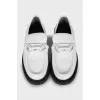 Leather loafers decorated with chain