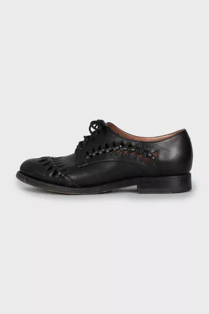 Leather brogues with shaped cutouts