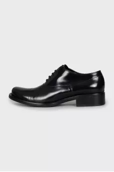 Patent leather lace-up shoes