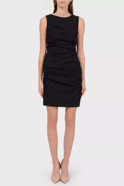 Dress with cross pleats