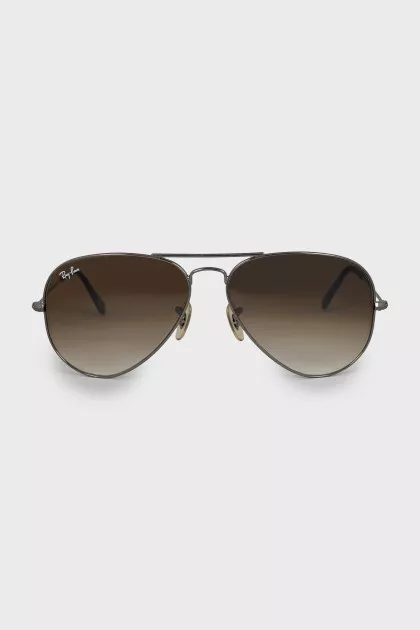 Aviator sunglasses with thin frame