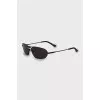 Sunglasses with branded logo on the frame