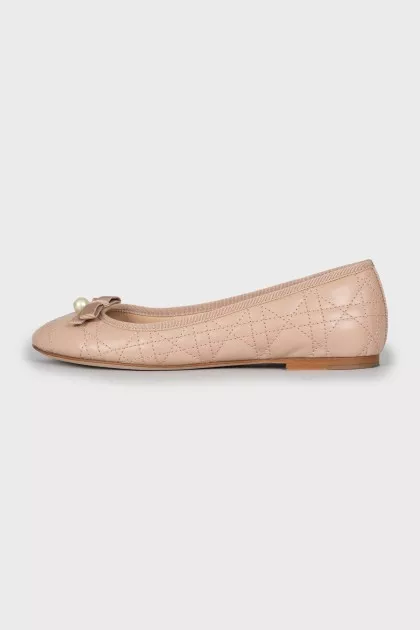 Leather ballet flats with bead