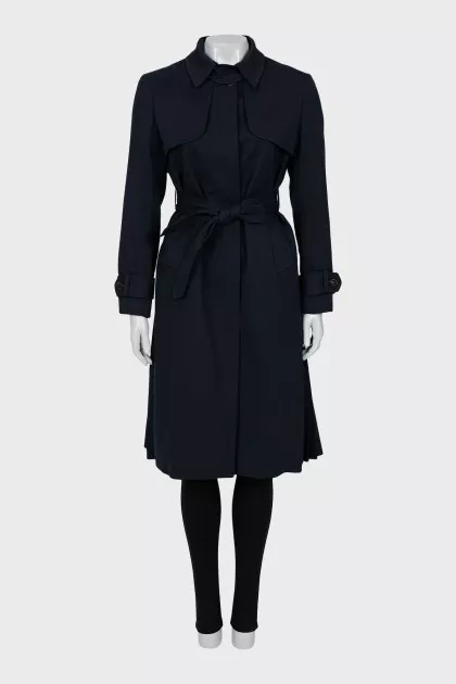 Trench coat with pleats
