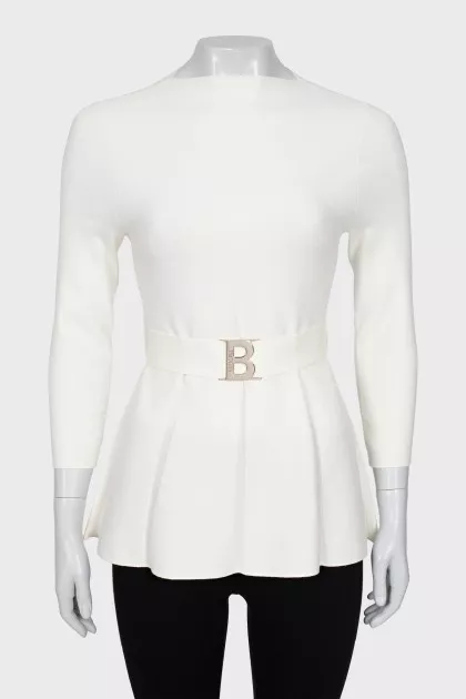 Fitted white blouse